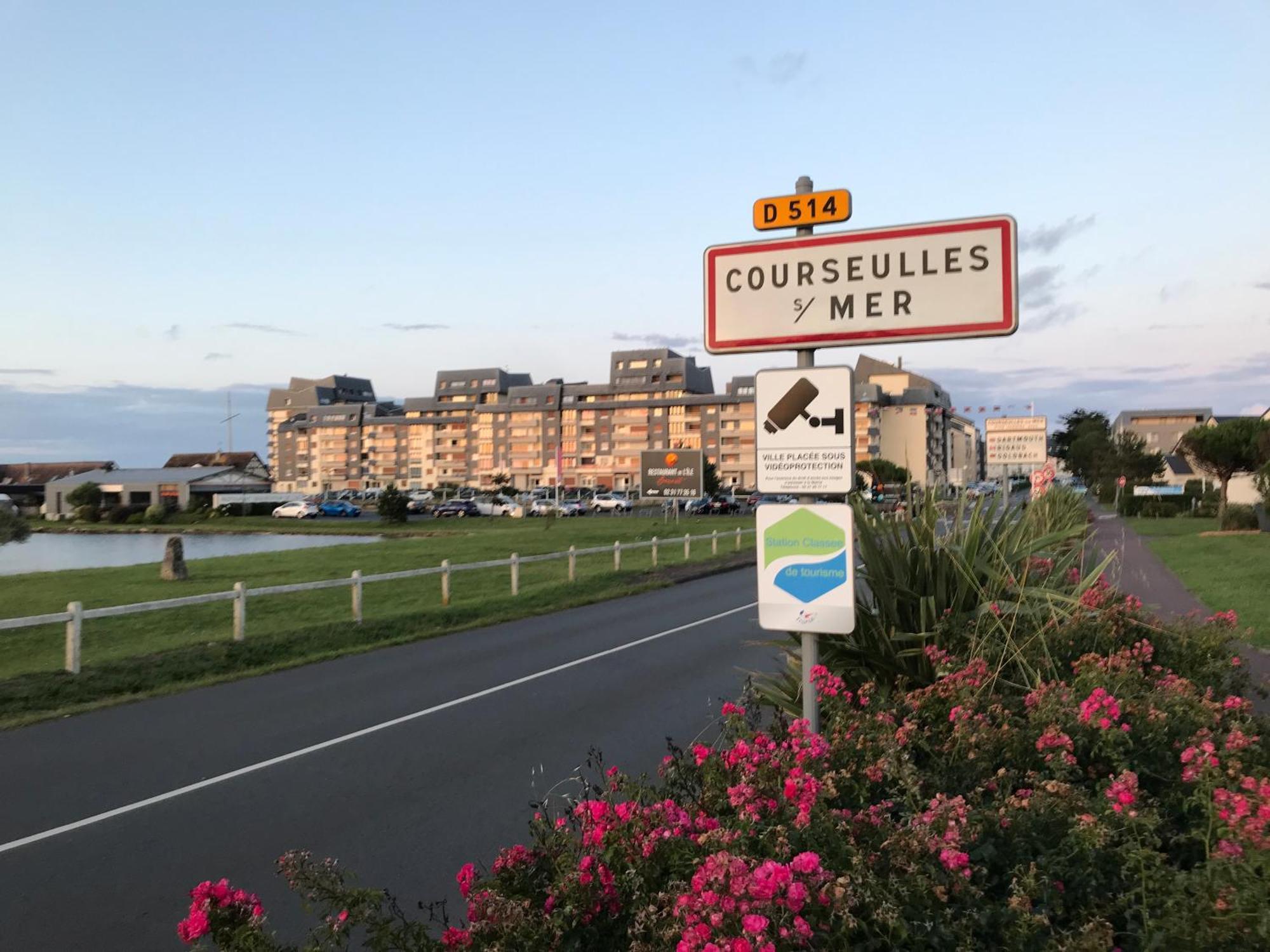 Bleu Sale - F2 Courseulles Avec Balcon Leilighet Eksteriør bilde